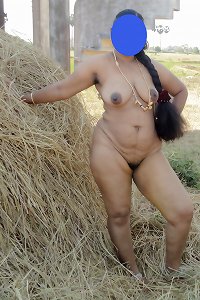 outdoor busty tamil aunty
